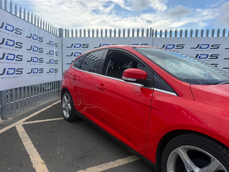 Ford Focus 1.0T EcoBoost Titanium Hatchback 5dr Petrol Manual Euro 5 (s/s) (125 ps)