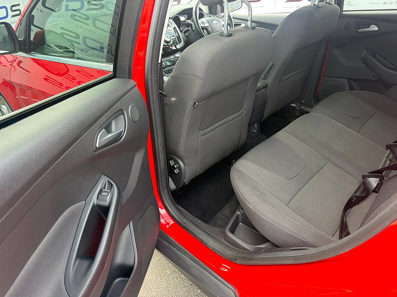 Ford Focus 1.0T EcoBoost Titanium Hatchback 5dr Petrol Manual Euro 5 (s/s) (125 ps)