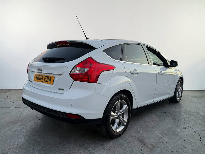 Ford Focus 1.0T EcoBoost Titanium Navigator Hatchback 5dr Petrol Manual Euro 5 (s/s) (125 ps)