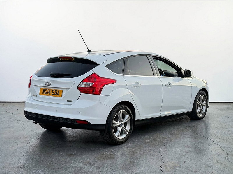 Ford Focus 1.0T EcoBoost Titanium Navigator Hatchback 5dr Petrol Manual Euro 5 (s/s) (125 ps)