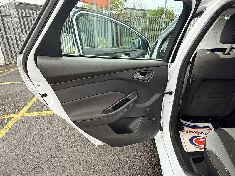 Ford Focus 1.0T EcoBoost Zetec Estate 5dr Petrol Manual Euro 5 (s/s) (125 ps)