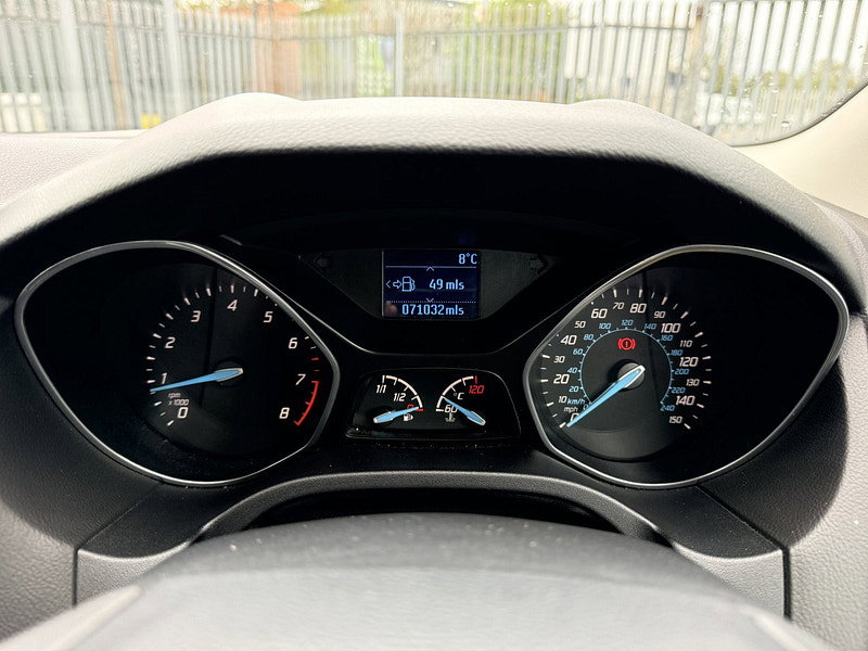 Ford Focus 1.0T EcoBoost Zetec Estate 5dr Petrol Manual Euro 5 (s/s) (125 ps)