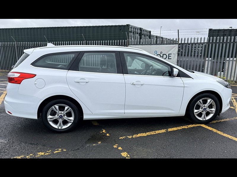 Ford Focus 1.0T EcoBoost Zetec Estate 5dr Petrol Manual Euro 5 (s/s) (125 ps)
