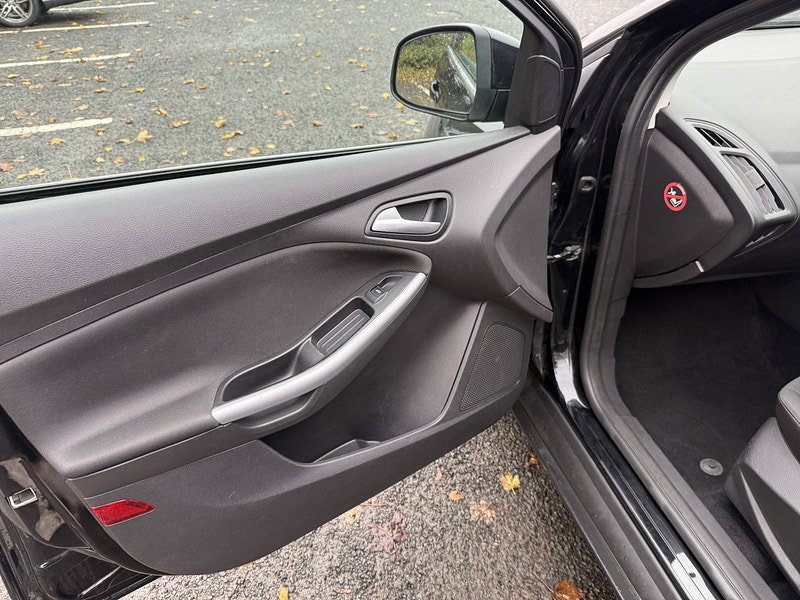 Ford Focus 1.0T EcoBoost Zetec Hatchback 5dr Petrol Manual Euro 6 (s/s) (100 ps)