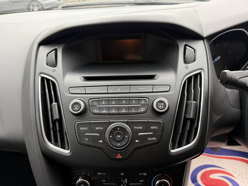Ford Focus 1.0T EcoBoost Zetec Hatchback 5dr Petrol Manual Euro 6 (s/s) (100 ps)
