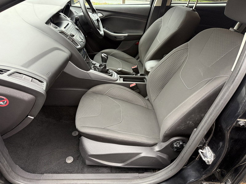 Ford Focus 1.0T EcoBoost Zetec Hatchback 5dr Petrol Manual Euro 6 (s/s) (100 ps)
