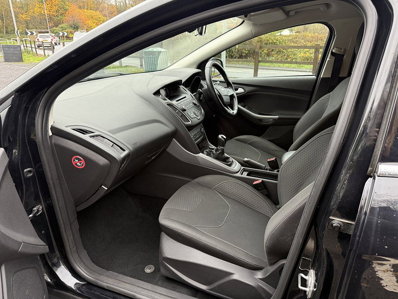 Ford Focus 1.0T EcoBoost Zetec Hatchback 5dr Petrol Manual Euro 6 (s/s) (100 ps)