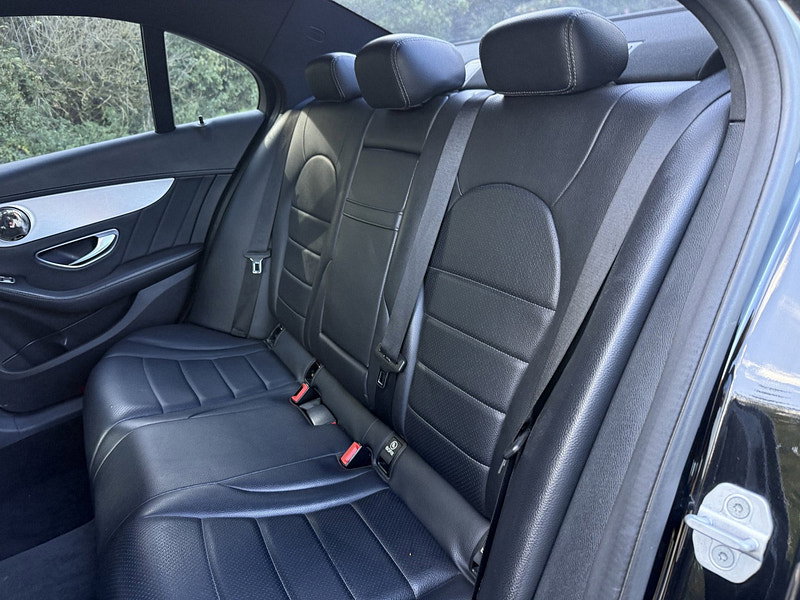 Mercedes-Benz C Class 2.1 C220 BlueTEC AMG Line Saloon 4dr Diesel G-Tronic+ Euro 6 (s/s) (170 ps)