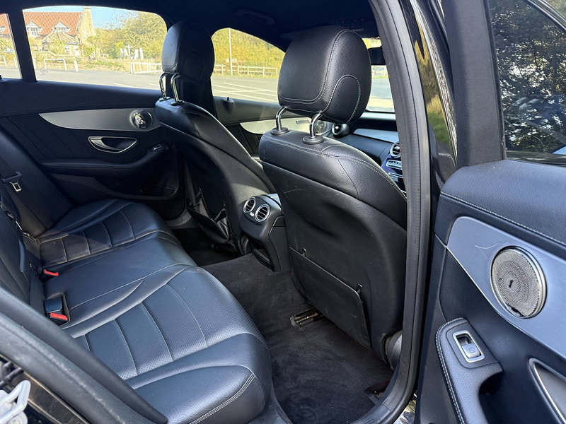 Mercedes-Benz C Class 2.1 C220 BlueTEC AMG Line Saloon 4dr Diesel G-Tronic+ Euro 6 (s/s) (170 ps)