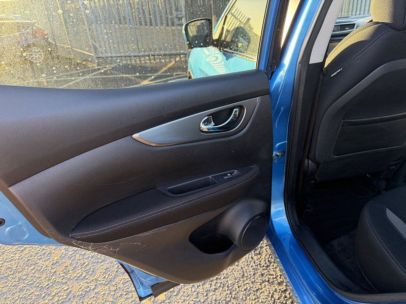 Nissan Qashqai 1.5 dCi N-Connecta SUV 5dr Diesel Manual Euro 6 (s/s) (110 ps)