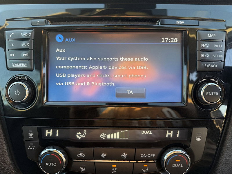 Nissan Qashqai 1.5 dCi N-Connecta SUV 5dr Diesel Manual Euro 6 (s/s) (110 ps)