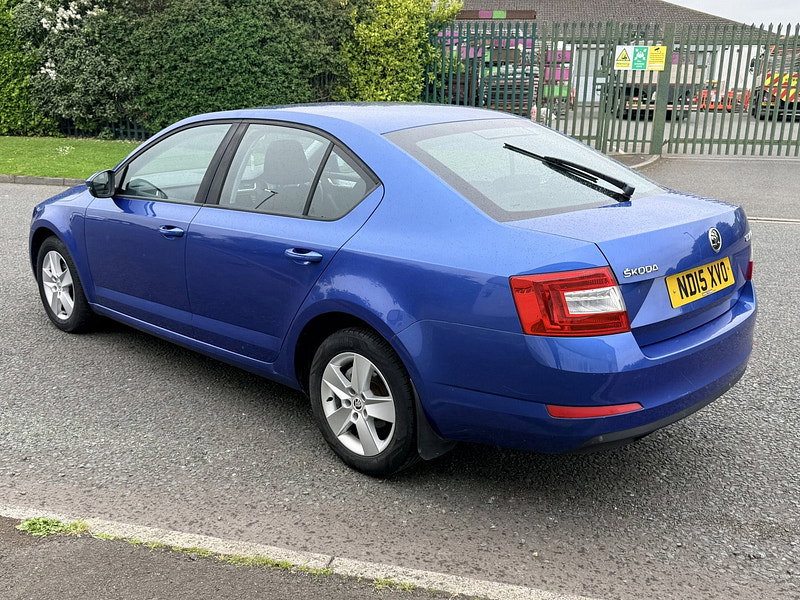 Skoda Octavia 1.6 TDI SE Hatchback 5dr Diesel Manual Euro 6 (s/s) (110 ps)