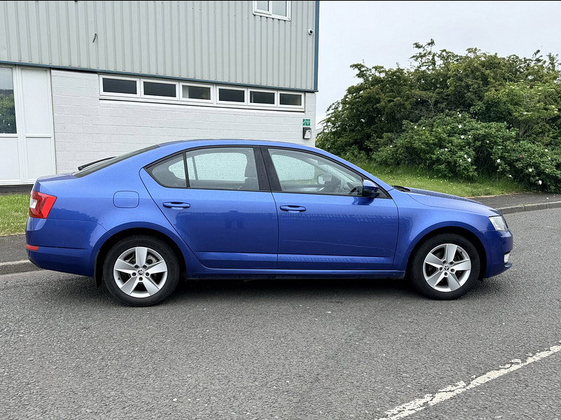 Skoda Octavia 1.6 TDI SE Hatchback 5dr Diesel Manual Euro 6 (s/s) (110 ps)