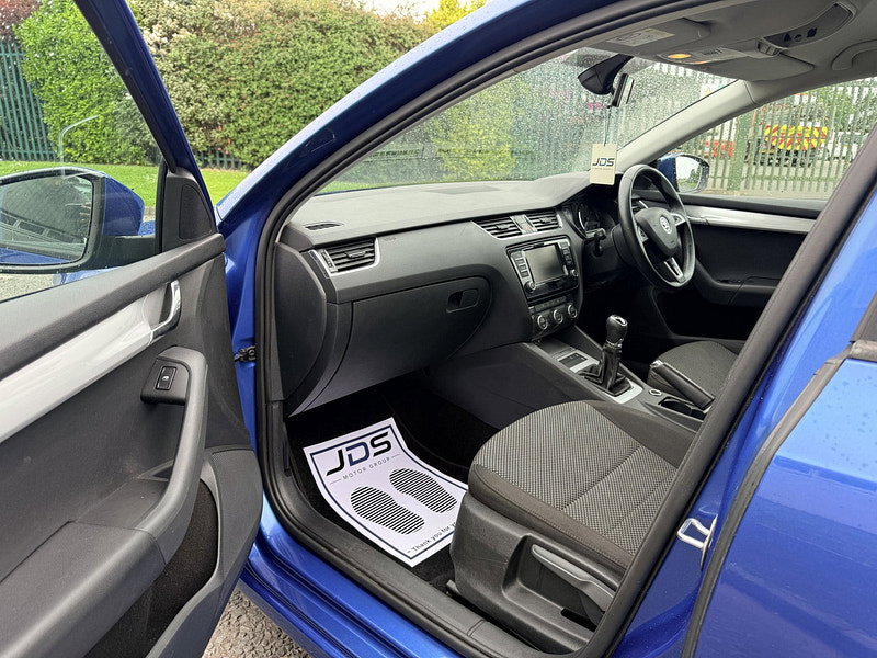 Skoda Octavia 1.6 TDI SE Hatchback 5dr Diesel Manual Euro 6 (s/s) (110 ps)