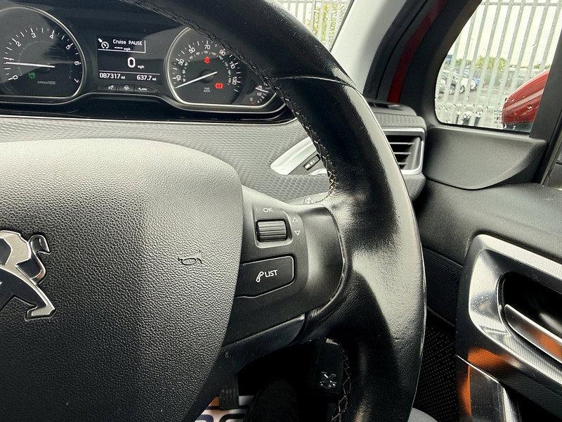 Peugeot 2008 1.2 PureTech Allure SUV 5dr Petrol Manual Euro 6 (82 ps)