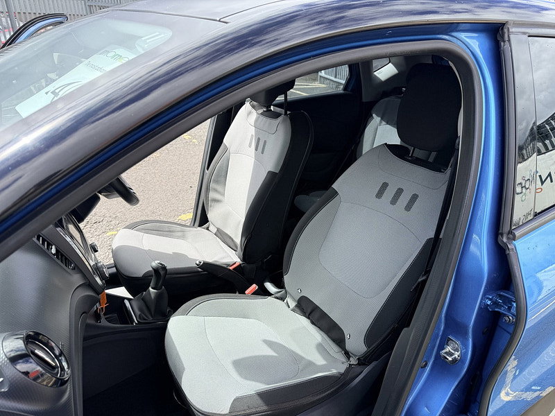 Renault Captur 0.9 TCe ENERGY Dynamique MediaNav SUV 5dr Petrol Manual Euro 5 (s/s) (90 ps)