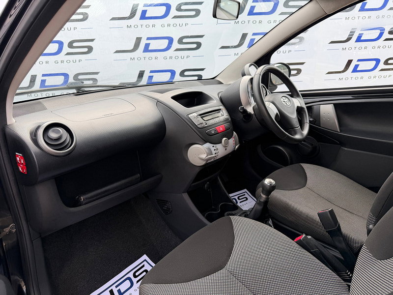 Toyota Aygo 1.0 VVT-i Fire Hatchback 5dr Petrol Manual Euro 5 (67 ps)