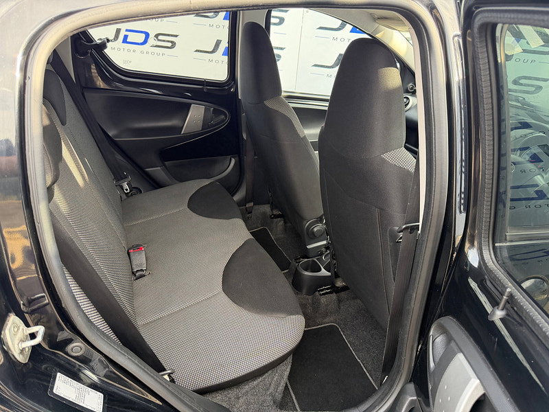Toyota Aygo 1.0 VVT-i Fire Hatchback 5dr Petrol Manual Euro 5 (67 ps)