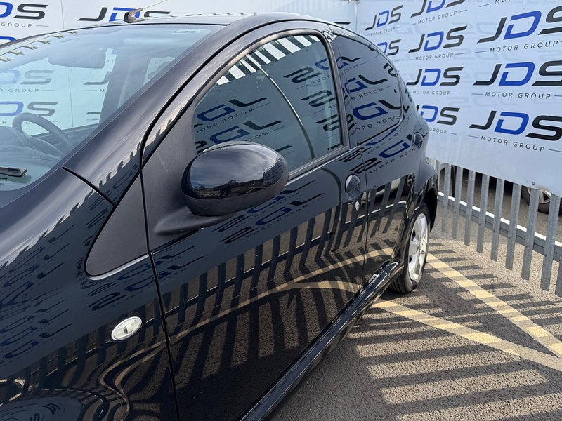 Toyota Aygo 1.0 VVT-i Fire Hatchback 5dr Petrol Manual Euro 5 (67 ps)