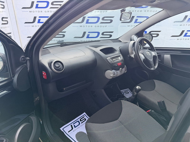 Toyota Aygo 1.0 VVT-i Fire Hatchback 5dr Petrol Manual Euro 5 (67 ps)