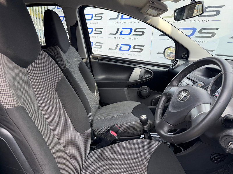 Toyota Aygo 1.0 VVT-i Fire Hatchback 5dr Petrol Manual Euro 5 (67 ps)