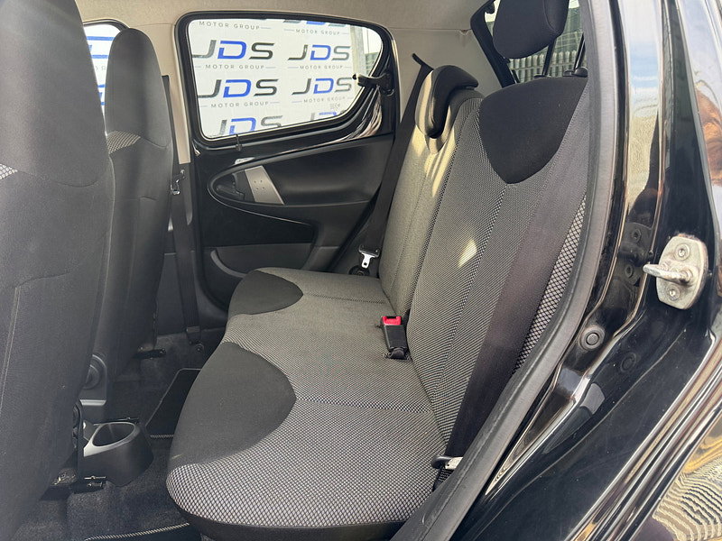 Toyota Aygo 1.0 VVT-i Fire Hatchback 5dr Petrol Manual Euro 5 (67 ps)