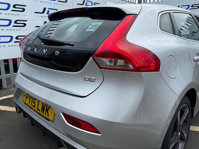 Volvo V40 1.6 D2 R-Design Hatchback 5dr Diesel Manual Euro 5 (s/s) (115 ps)