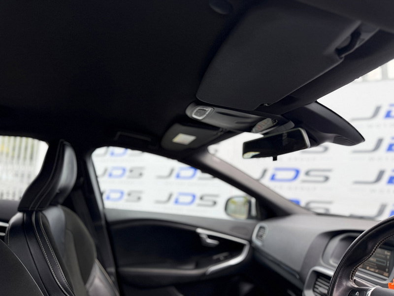 Volvo V40 1.6 D2 R-Design Hatchback 5dr Diesel Manual Euro 5 (s/s) (115 ps)