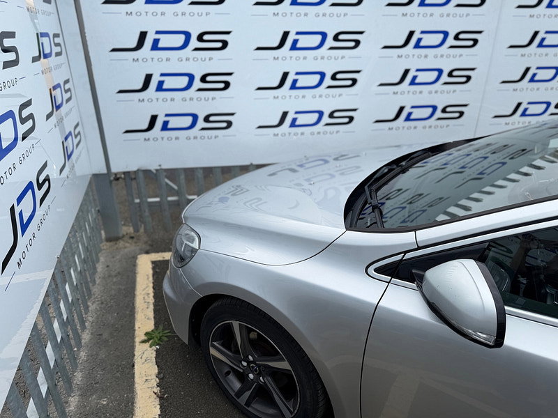 Volvo V40 1.6 D2 R-Design Hatchback 5dr Diesel Manual Euro 5 (s/s) (115 ps)