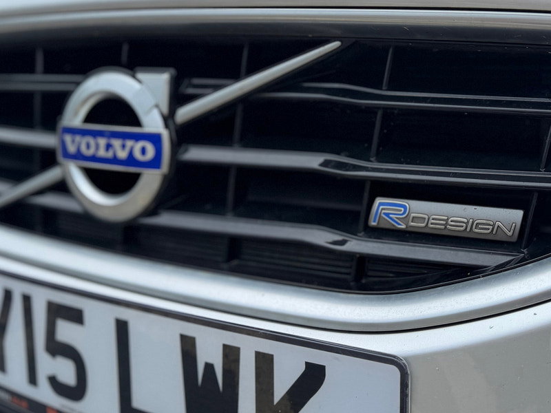 Volvo V40 1.6 D2 R-Design Hatchback 5dr Diesel Manual Euro 5 (s/s) (115 ps)