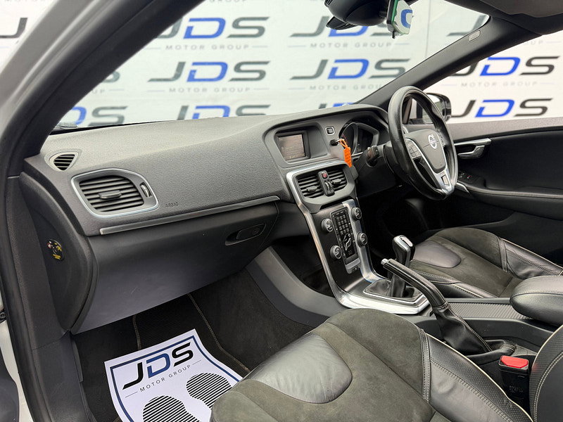 Volvo V40 1.6 D2 R-Design Hatchback 5dr Diesel Manual Euro 5 (s/s) (115 ps)