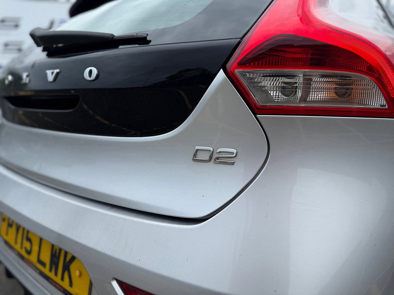 Volvo V40 1.6 D2 R-Design Hatchback 5dr Diesel Manual Euro 5 (s/s) (115 ps)