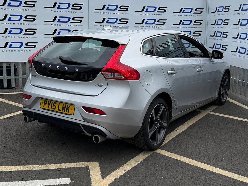 Volvo V40 1.6 D2 R-Design Hatchback 5dr Diesel Manual Euro 5 (s/s) (115 ps)