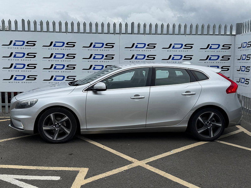 Volvo V40 1.6 D2 R-Design Hatchback 5dr Diesel Manual Euro 5 (s/s) (115 ps)