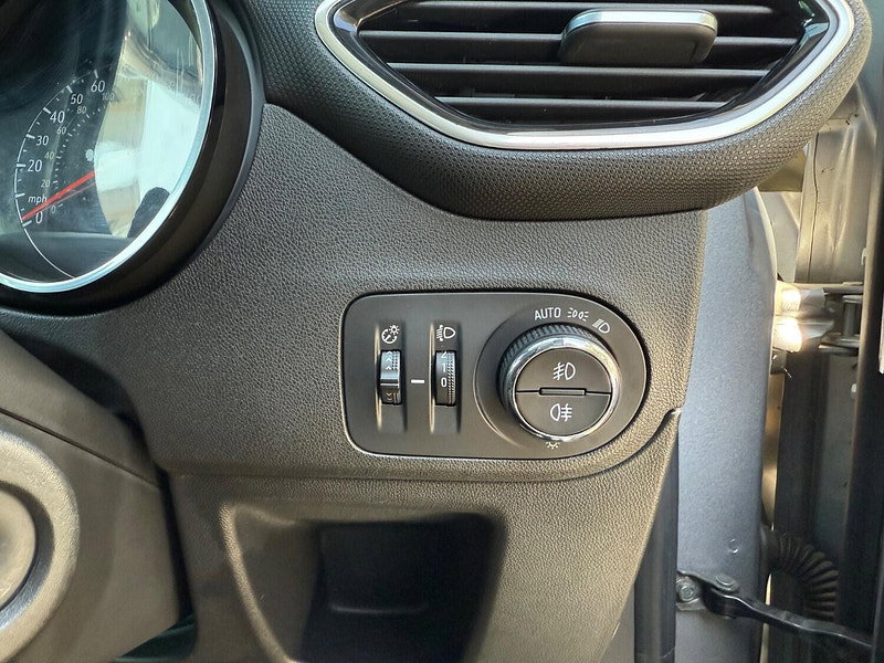 Vauxhall Crossland X 1.2 Elite Nav SUV 5dr Petrol Manual Euro 6 (s/s) (83 ps)