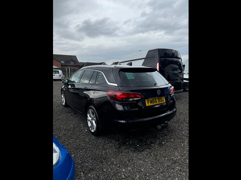 Vauxhall Astra 1.6 CDTi ecoFLEX SRi Nav Sports Tourer 5dr Diesel Manual Euro 6 (s/s) (110 ps)