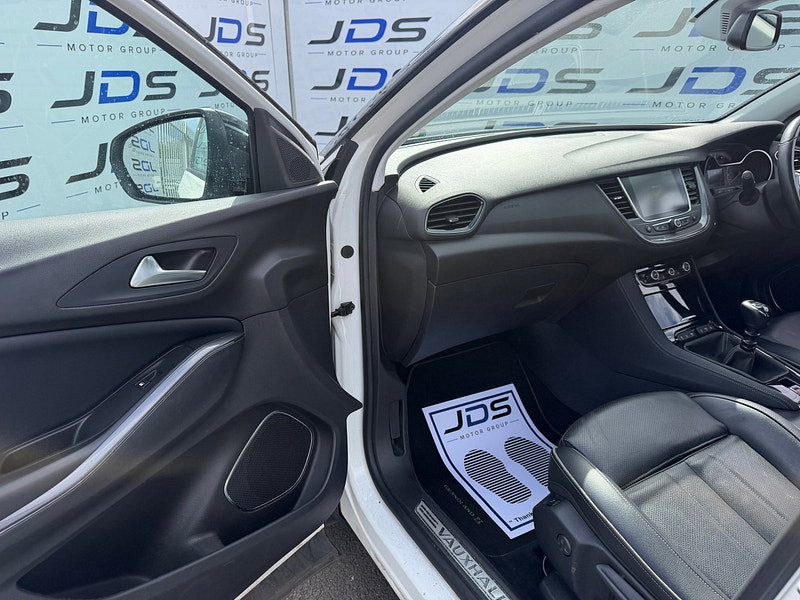 Vauxhall Grandland X 1.2 Turbo Elite Nav SUV 5dr Petrol Manual Euro 6 (s/s) (130 ps)