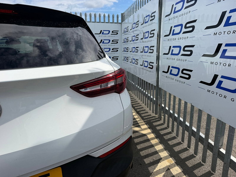 Vauxhall Grandland X 1.2 Turbo Elite Nav SUV 5dr Petrol Manual Euro 6 (s/s) (130 ps)