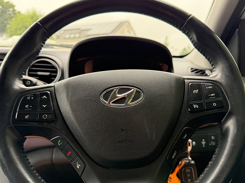 Hyundai I10 1.0 Premium Hatchback 5dr Petrol Manual Euro 5 (66 ps)