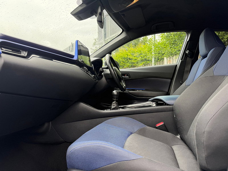 Toyota C-HR 1.2 VVT-i Dynamic SUV 5dr Petrol Manual Euro 6 (s/s) (115 ps)
