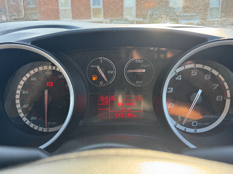 Alfa Romeo Giulietta 1.4 TB MultiAir Lusso Hatchback 5dr Petrol Manual Euro 5 (s/s) (170 bhp)