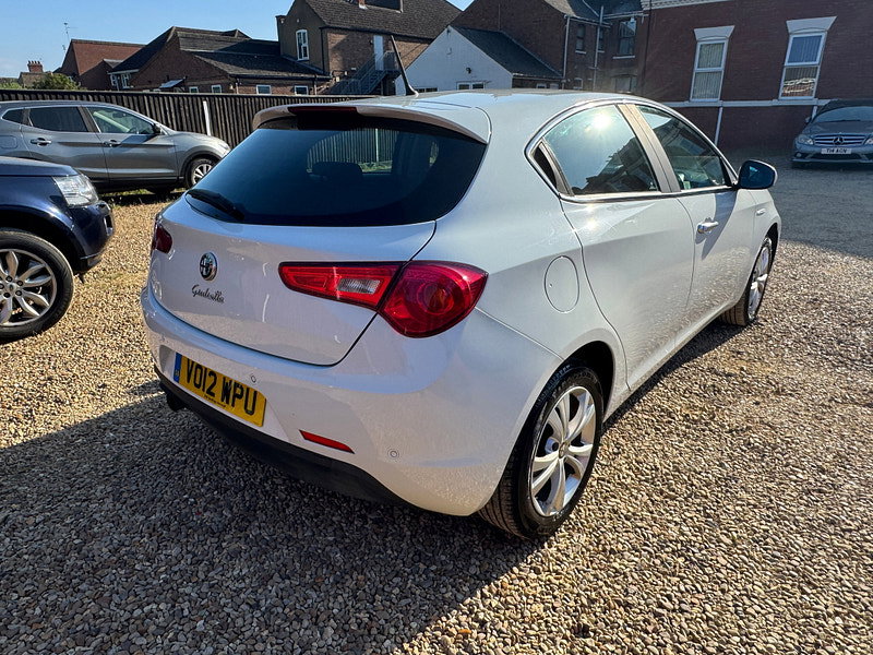 Alfa Romeo Giulietta 1.4 TB MultiAir Lusso Hatchback 5dr Petrol Manual Euro 5 (s/s) (170 bhp)