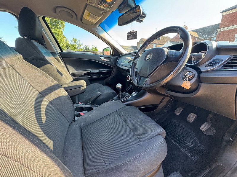 Alfa Romeo Giulietta 1.4 TB MultiAir Lusso Hatchback 5dr Petrol Manual Euro 5 (s/s) (170 bhp)