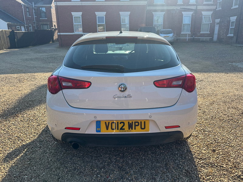 Alfa Romeo Giulietta 1.4 TB MultiAir Lusso Hatchback 5dr Petrol Manual Euro 5 (s/s) (170 bhp)