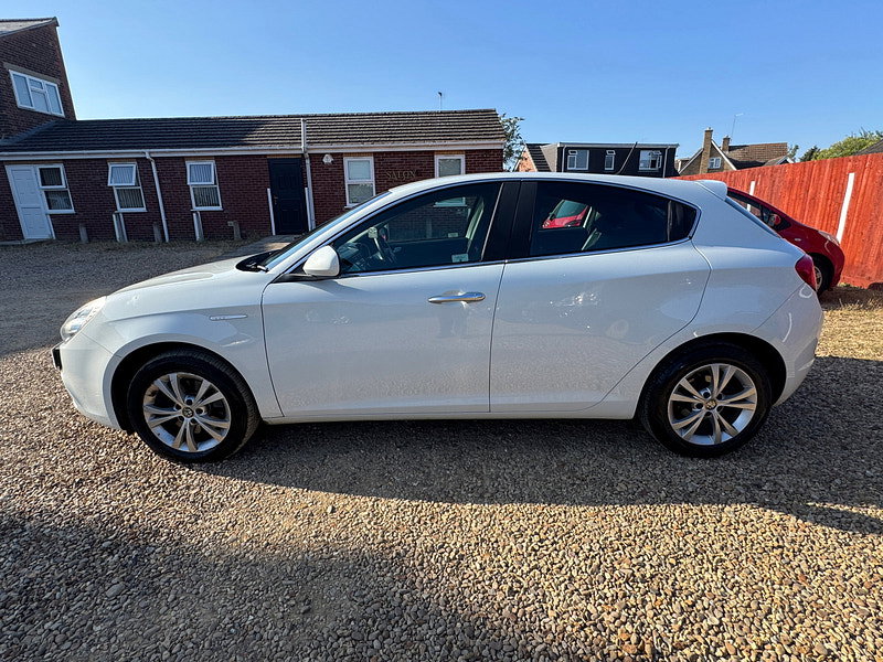 Alfa Romeo Giulietta 1.4 TB MultiAir Lusso Hatchback 5dr Petrol Manual Euro 5 (s/s) (170 bhp)