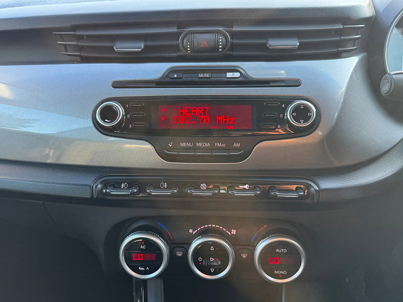 Alfa Romeo Giulietta 1.4 TB MultiAir Lusso Hatchback 5dr Petrol Manual Euro 5 (s/s) (170 bhp)