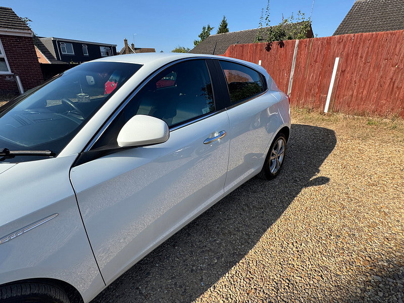 Alfa Romeo Giulietta 1.4 TB MultiAir Lusso Hatchback 5dr Petrol Manual Euro 5 (s/s) (170 bhp)
