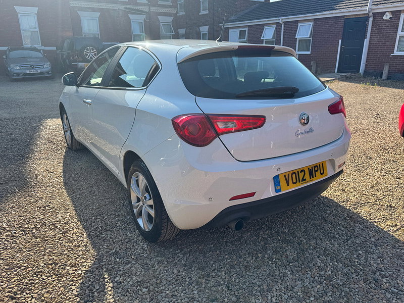 Alfa Romeo Giulietta 1.4 TB MultiAir Lusso Hatchback 5dr Petrol Manual Euro 5 (s/s) (170 bhp)