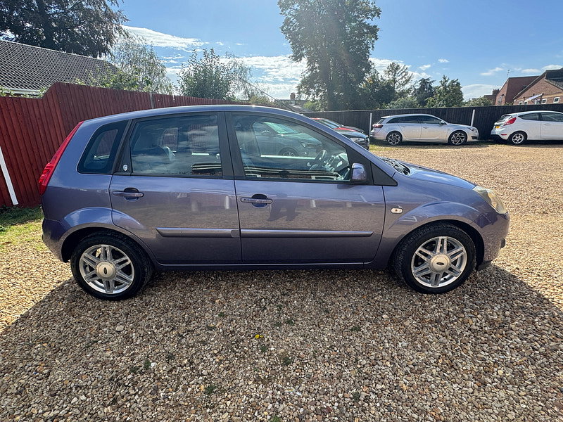 Ford Fiesta 1.4 Ghia Hatchback 5dr Petrol Manual (147 g/km, 79 bhp)