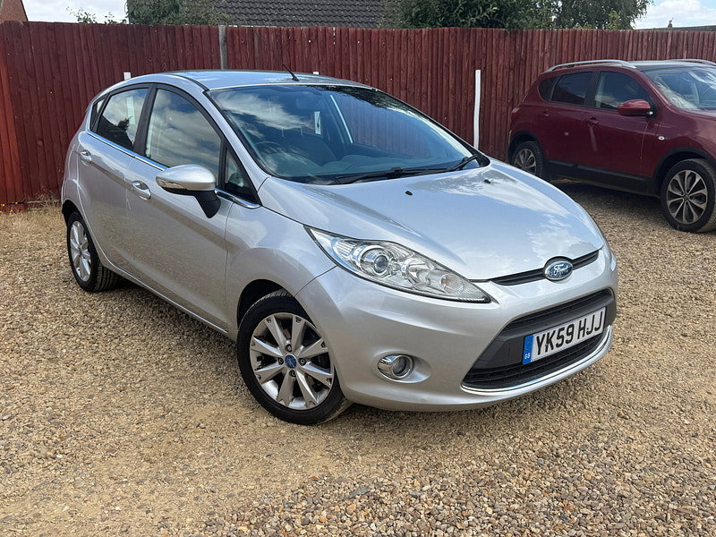 Ford Fiesta 1.4 Zetec Hatchback 5dr Petrol Automatic (154 g/km, 94 bhp)